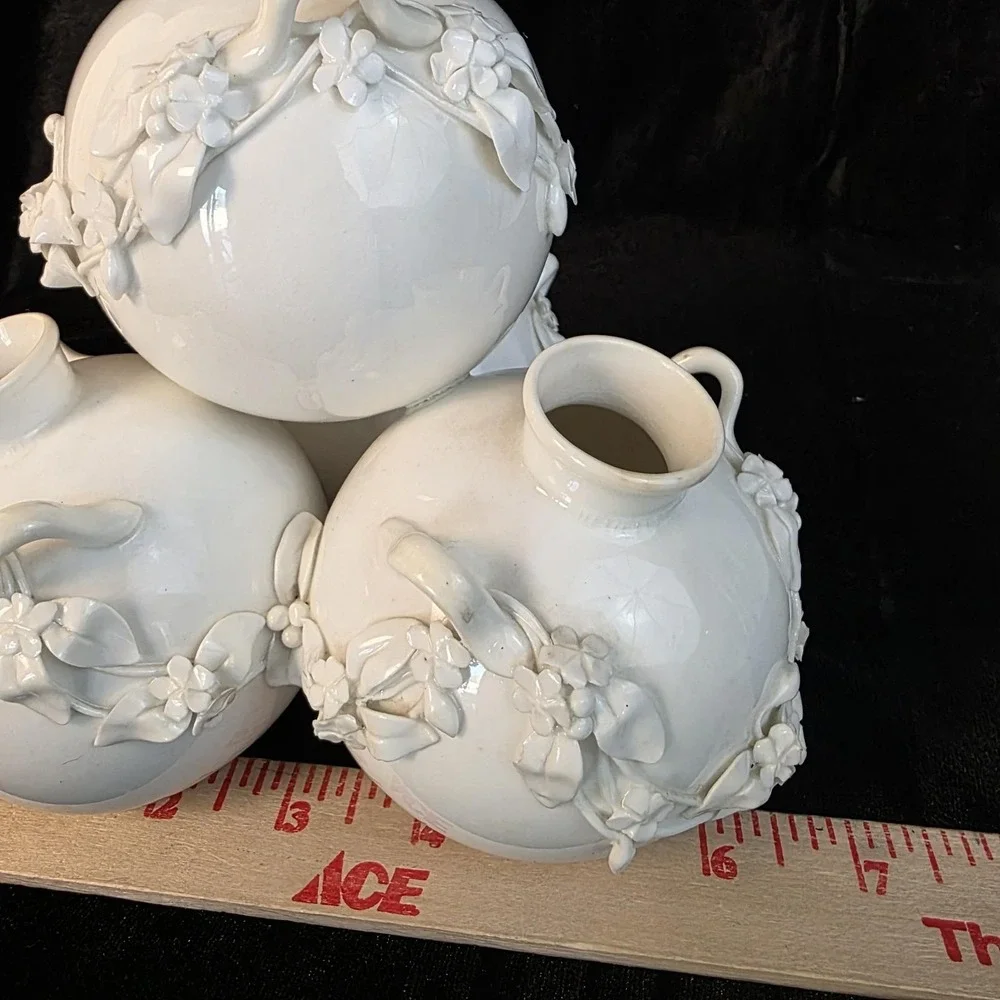 1877 Antique Royal Worcester‎ Aesthetic Movement Four Well Globe Bud Vase White